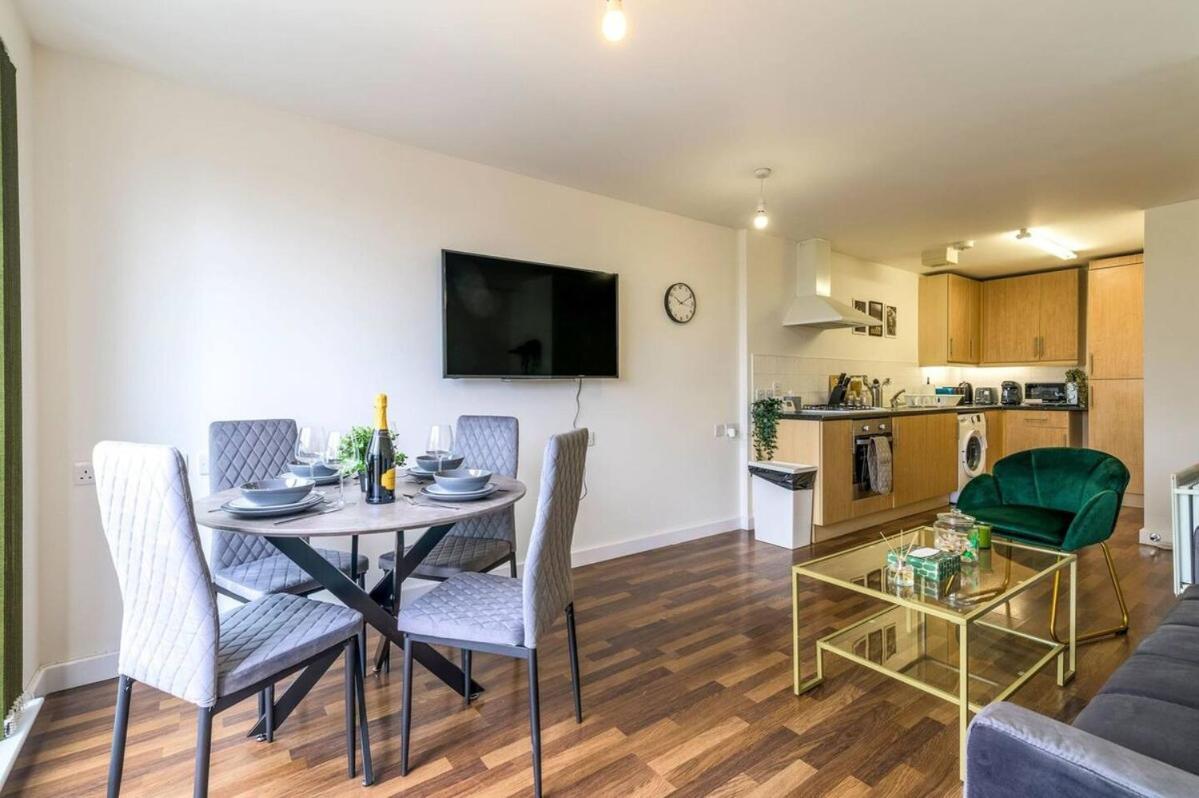 2 Bed Close To Excel And Elizabeth Line With Wi-fi Apartment