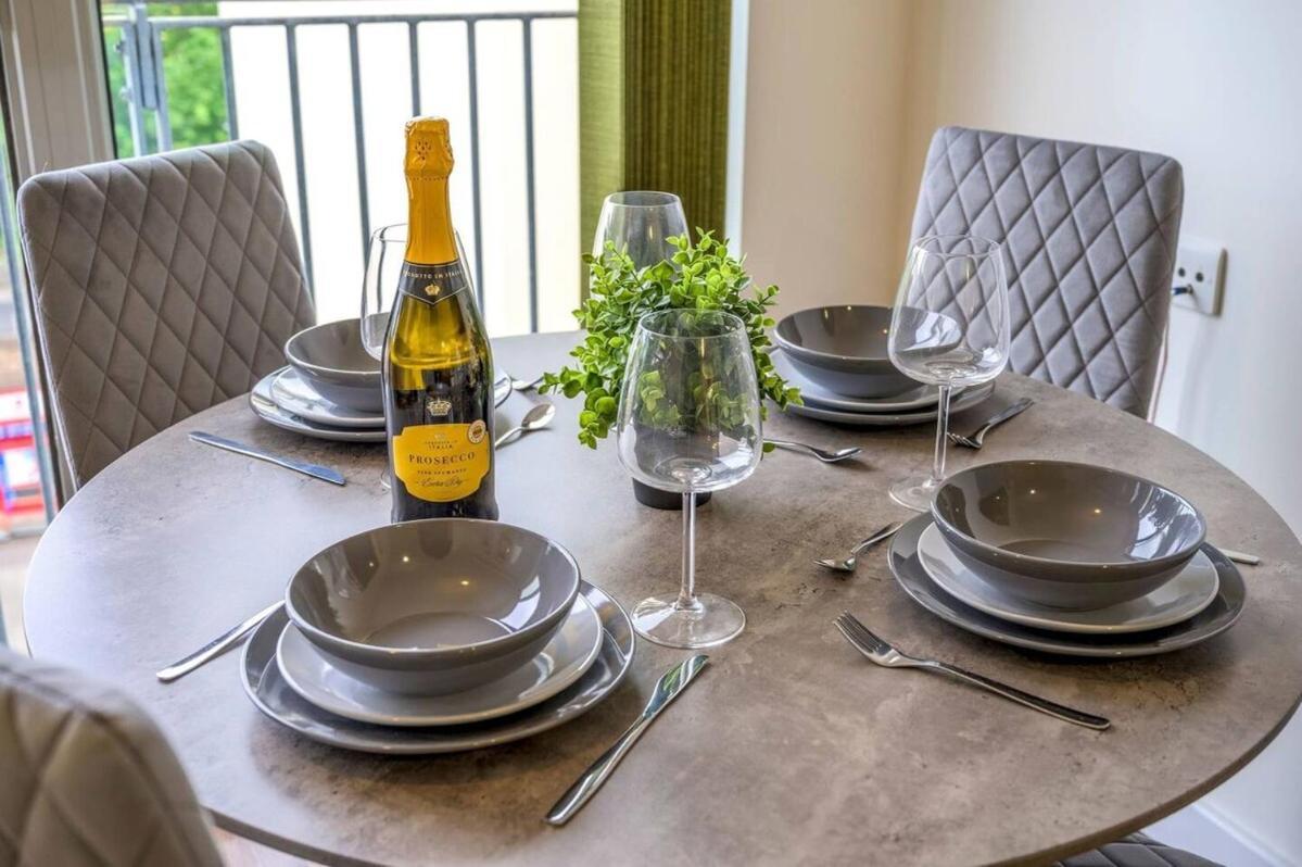Apartment 2 Bed Close To Excel And Elizabeth Line With Wi-fi London